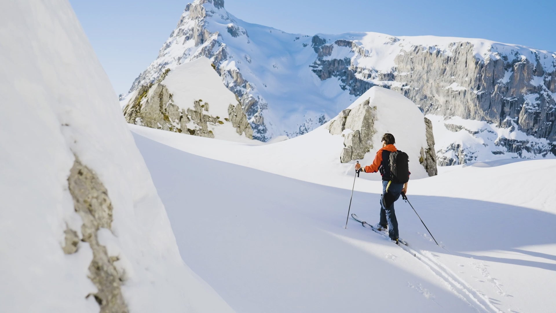 Load video: People participating in different outdoor activities